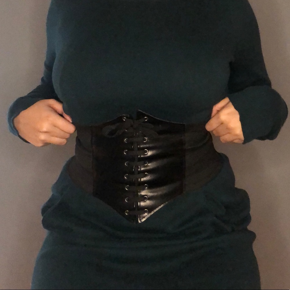corset belt ⏳
